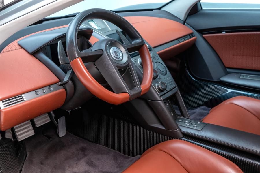 Интерьер Cadillac Cien Concept 2002 года  (фото 25 из 50)
